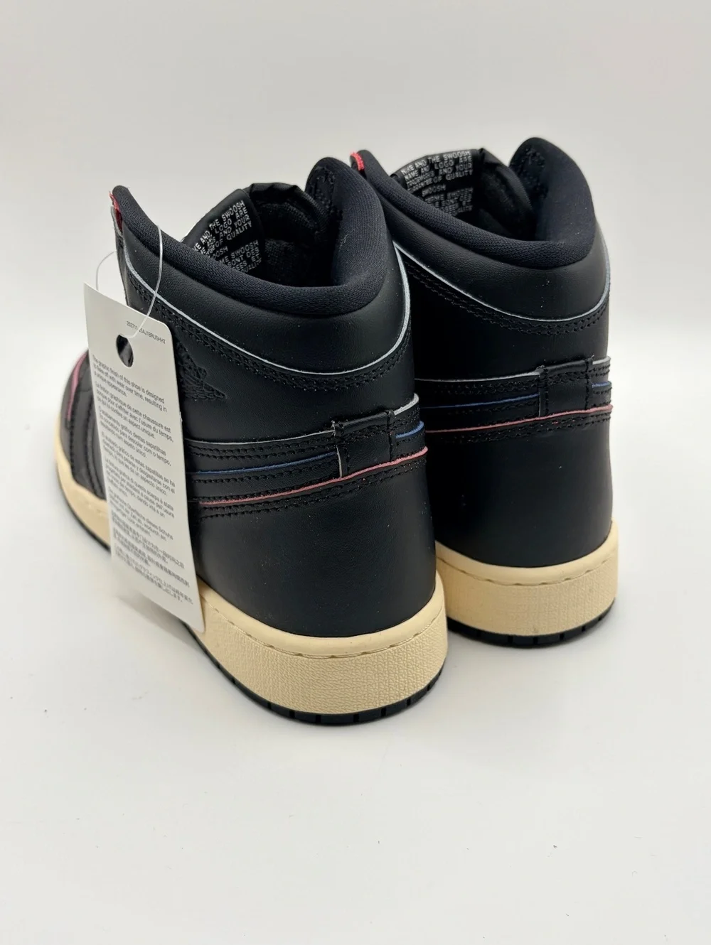 Air Jordan 1 Retro High self-expression OG GS Black/Black 6Y/8.5W